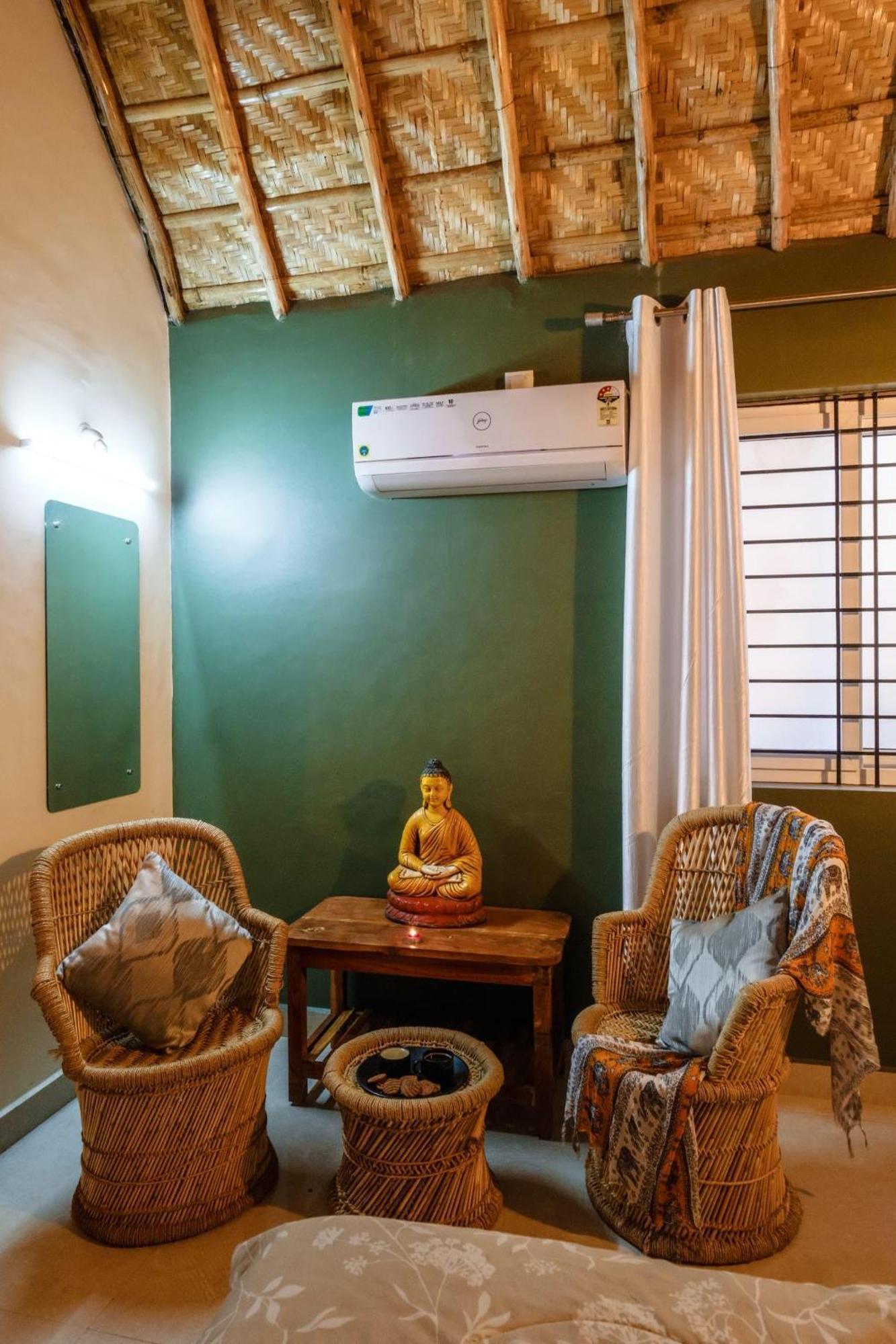 The Hideout Cottage And Restaurant ฮัมปี ภายนอก รูปภาพ