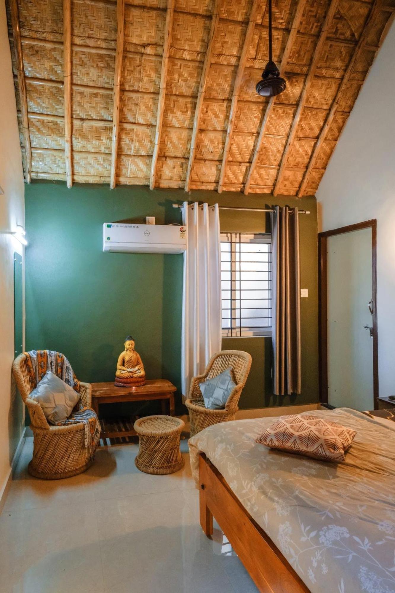 The Hideout Cottage And Restaurant ฮัมปี ภายนอก รูปภาพ